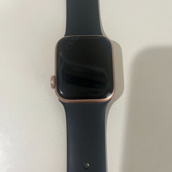Apple Watch SE (GPS) 40 mm Rose Gold - Picture 2 of 3
